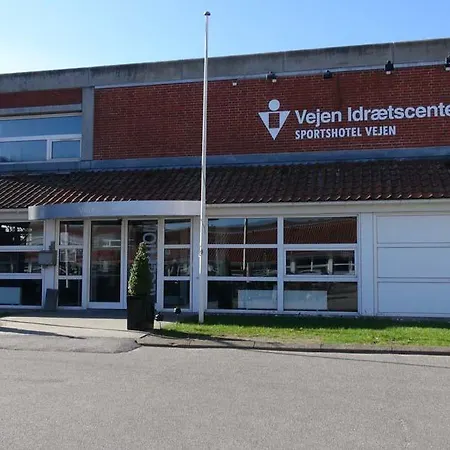 Sportsby - Danhostel, Huse Og