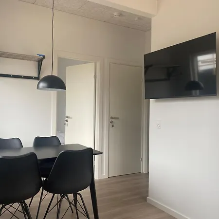 Sportsby - Danhostel, Huse Og Vejen