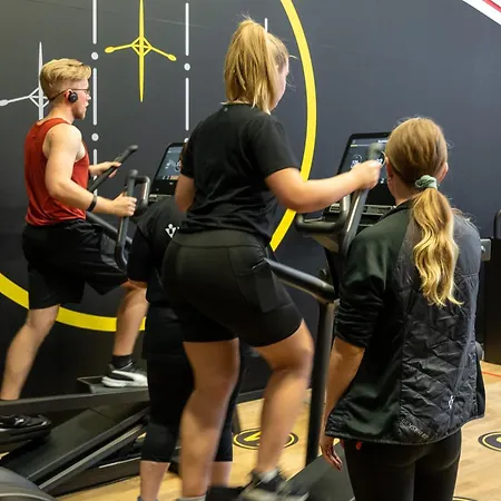 Sportsby - Danhostel, Huse Og Vejen