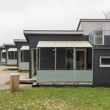 Sportsby - Danhostel, Huse Og